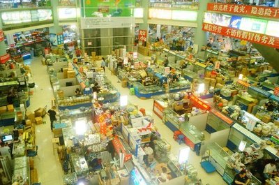 實拍深圳賽格寶安電子城室內(nèi)景觀, 似乎難見以往的熱鬧場景了